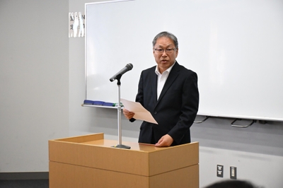 祝辞を述べる野口学長