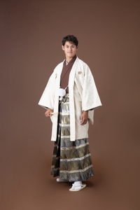 BAhWHDQocmaIG8aX24bE.jpg?w=940&h=940