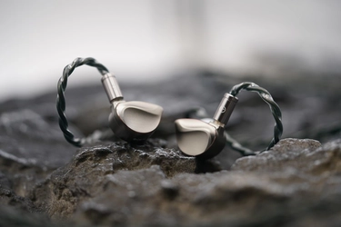 美しいボーカル！分離感を極めた骨伝導＆ダイナミック型イヤホン！BQEYZ「Winter II」がクラウドファンディングを開始