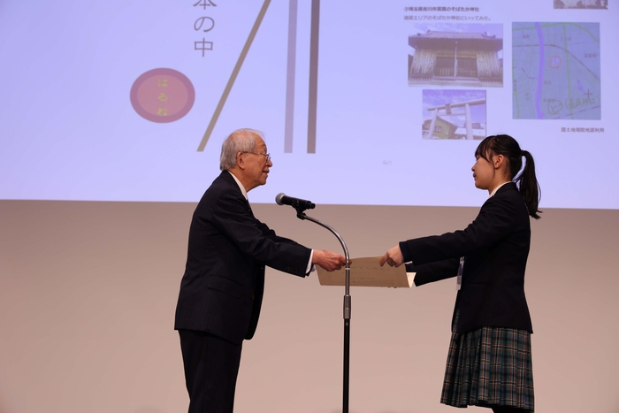 文部科学大臣賞 足立晴音さん表彰