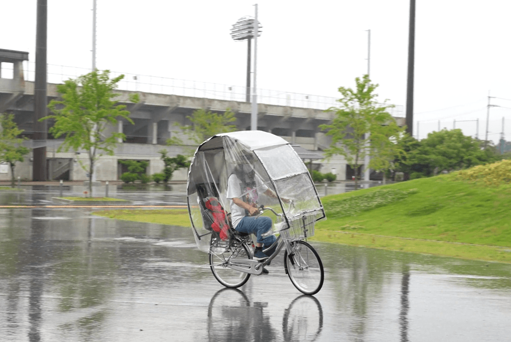 走行しているところ 斜め前