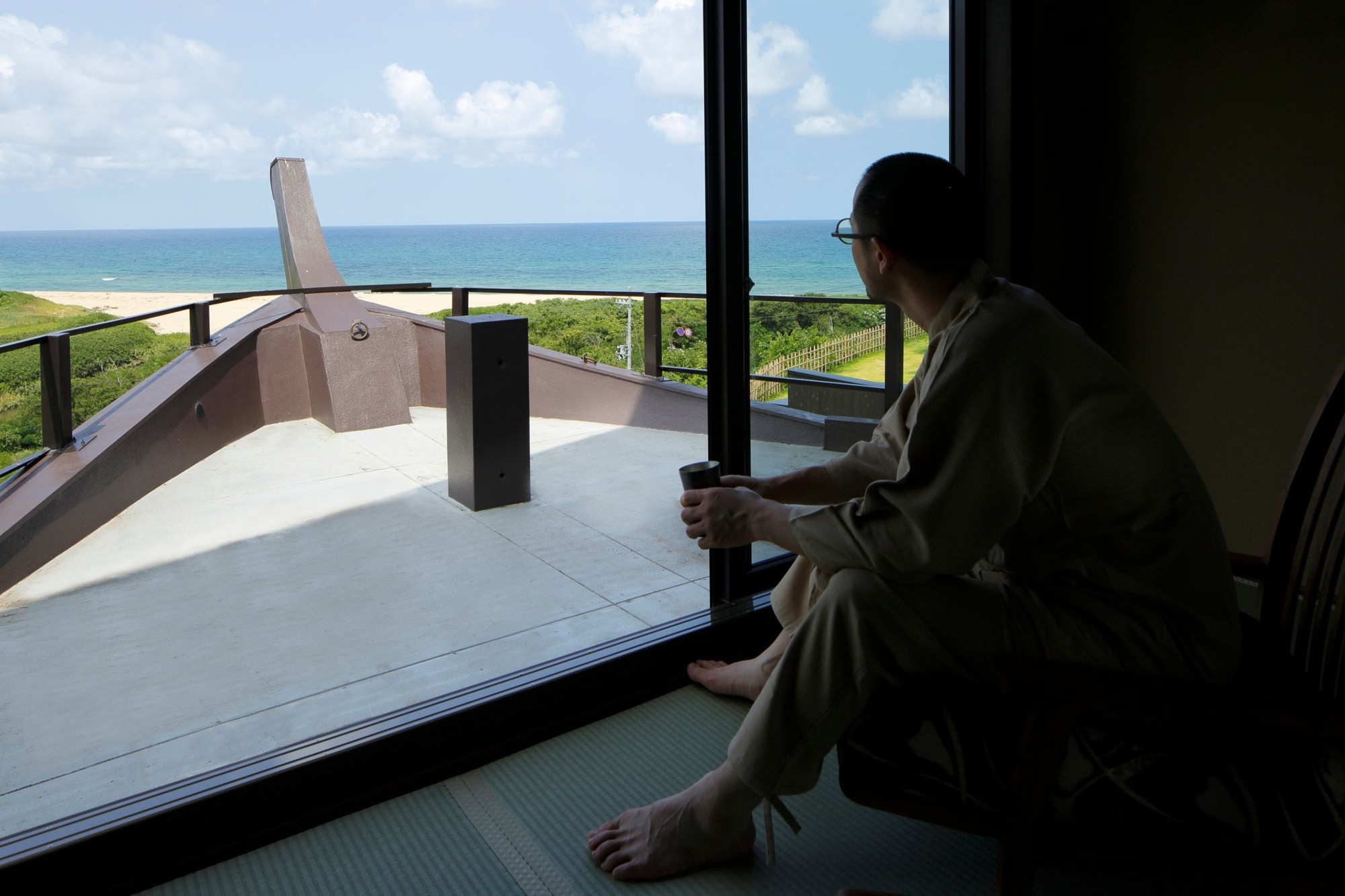 【喧騒を離れる大人の一人旅】海のある京都の穴場「夕日ヶ浦」。夜は波の音だけが聞こえる『旅亭 櫂』で、何もしない贅沢を。｜夕日ヶ浦温泉 旅亭 櫂-KAI-