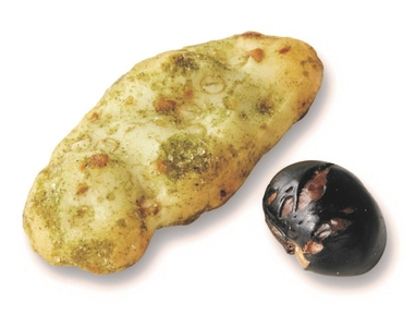 「バジルほうれん草玄米あられ and 北海道産黒大豆」