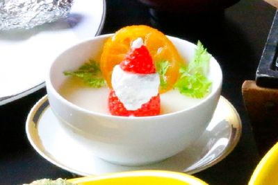 サンタをイメージした遊び心も