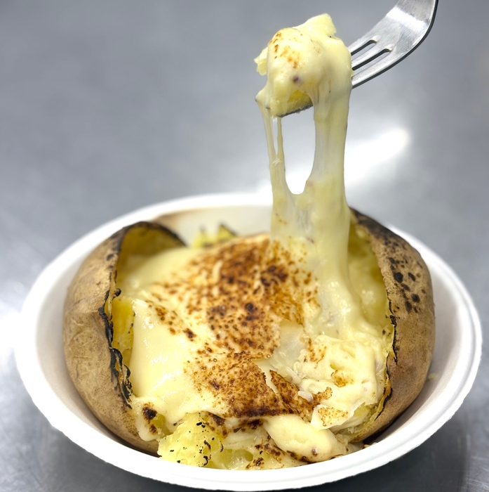 クンビル(トルコ・チーズベイクドポテト)