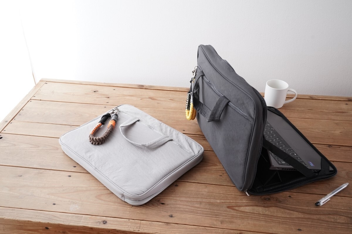 15.6~16インチ対応の“そのまま使える”多機能PCバッグ(2色展開)