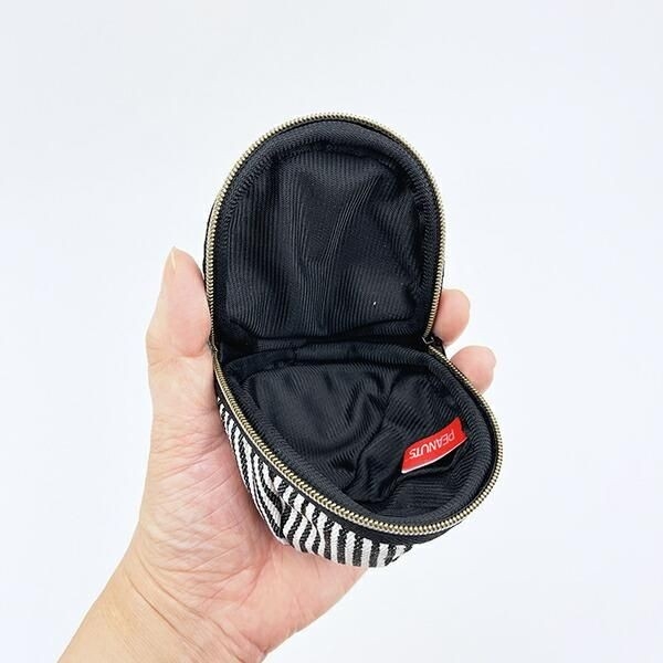 スヌーピーのキャップ型ポーチ