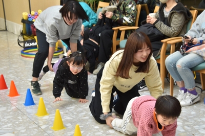 BdkJVNDAzIg5yff38r3a.jpg?w=940&h=940