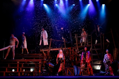 BjahqCJAlFC6xm0b1F4l.jpg?w=940&h=940