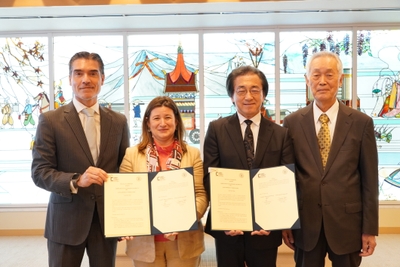 BjyKkBbuwIA6kBdzK8bf.jpg?w=940&h=940