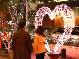 梅田東通りの玄関口・OS広場でクリスマスマーケット初開催 ～冬のまちにあたたかなひとときを～ 12月12日（金）～12月14日（日）