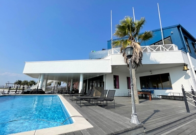 プールサイドでBBQもできます