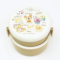 ディズニーキャラクターたちがパンの姿に大変身。かわいくておいしそうなデザインが素敵なランチボックスです。