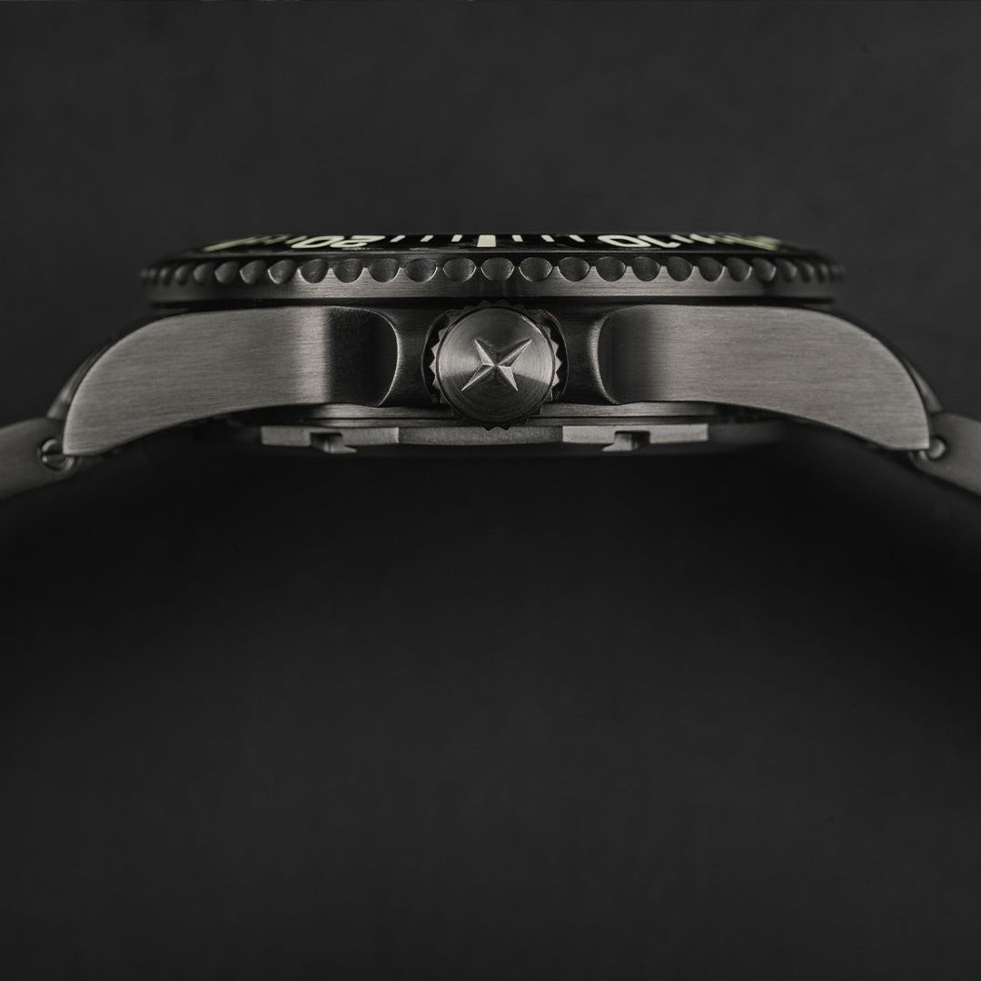 7月発売の「テルノスプロフェッショナル68h」と同じくケース厚は12.8mm