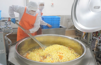 市内２カ所目のカフェ併設学校給食センター 東京・町田市 南エリア中学校給食センター 調理業務と市民交流スペースの受託運営開始