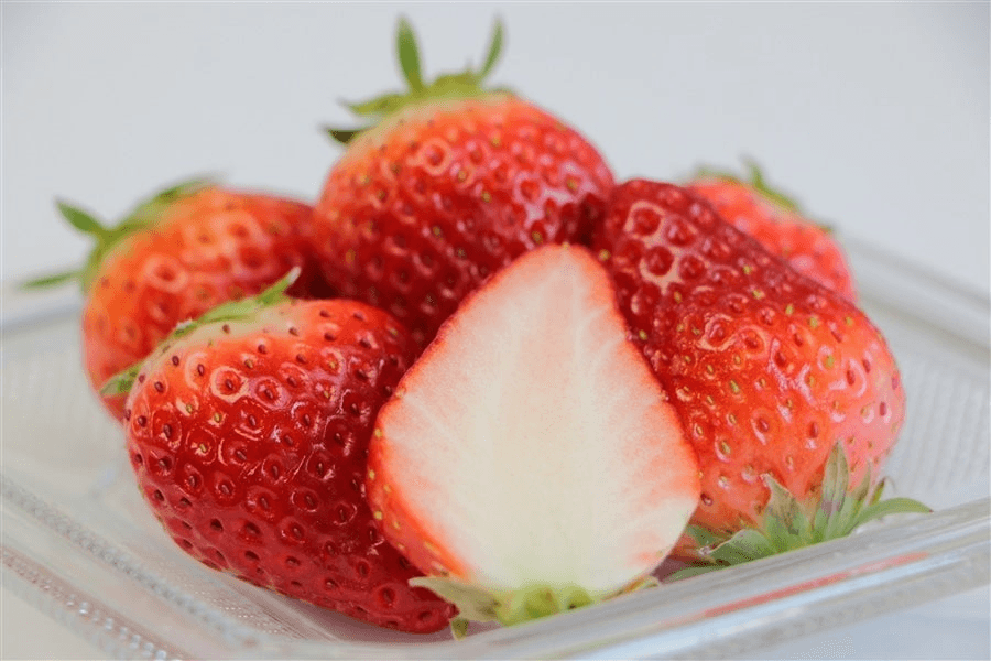 ぎふの苺「華かがり」