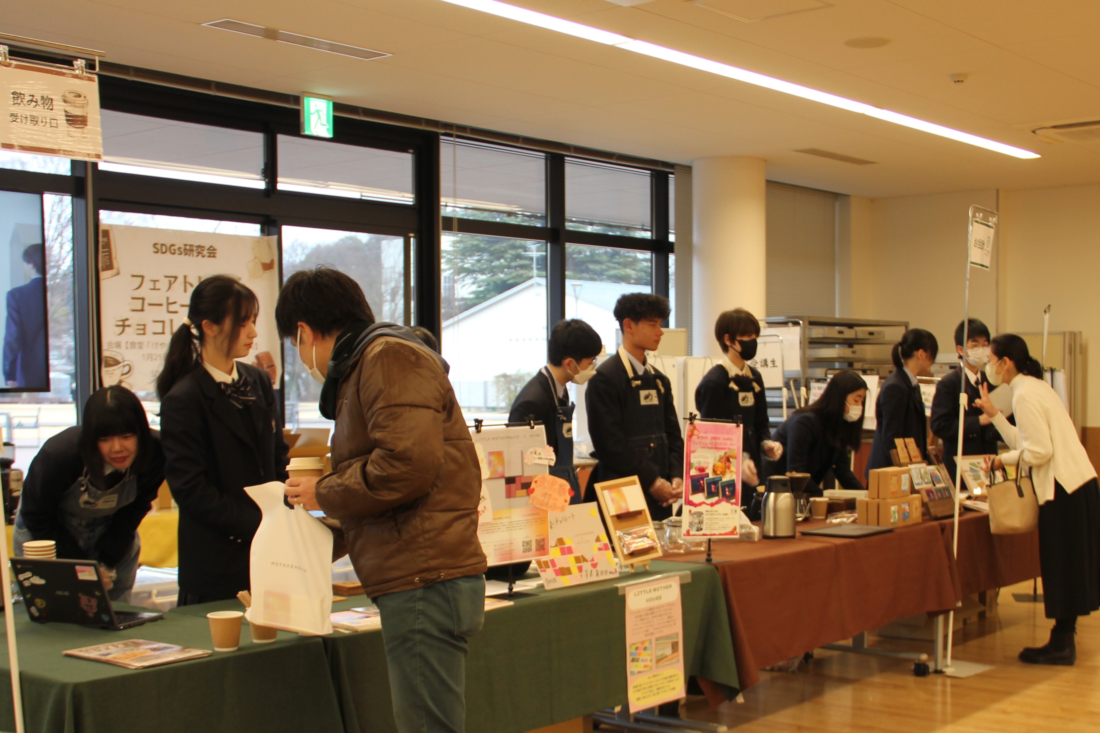 NECグリーンロケッツ東葛のホストゲームイベントで SDGs研究会がフェアトレード商品の販売活動を実施!!~ 2/ 2 (日) 14:00〜16:00 柏の葉公園総合競技場にて~
