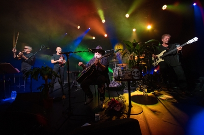 C2EHOuULM20UEKR0NDl1.jpg?w=940&h=940