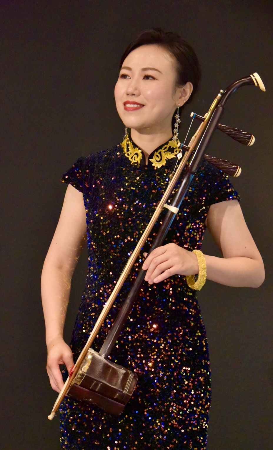 二胡 李 英姿氏