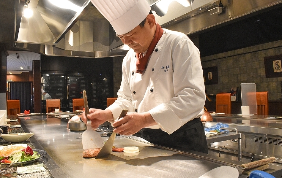 上質な近江牛を扱う「ハンバーグステーキ松喜屋」オープン 全席鉄板