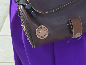 いよいよ来週から配布！ 冒険の証を手に入れろ！来場者特典が「オノコガルドのメダル」に進化 2025年9月29日（月）より配布開始