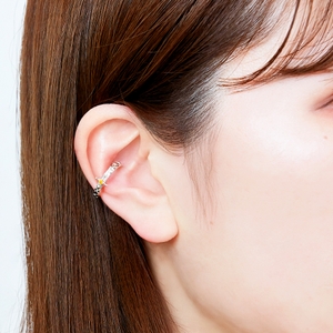 不動 明謙　イヤーカフリング　着用画像