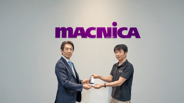 左:株式会社マクニカ クラビス カンパニー プレジデント 伊藤 啓介 右:エヌビディア合同会社 パートナー事業部 事業部長 岩永 秀紀 氏