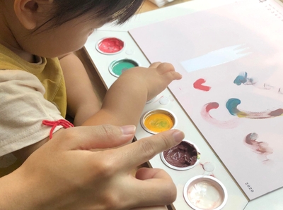 【リプラグ】お絵かきカレンダー　Atelier mio（アトリエ　ミオ）お絵かきの様子