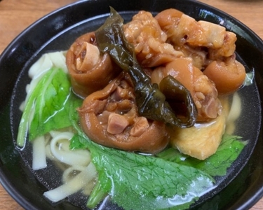 沖縄そば：足てびち