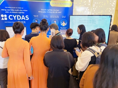 CYxKDJmr3hjMHlAf68Uq.jpg?w=940&h=940