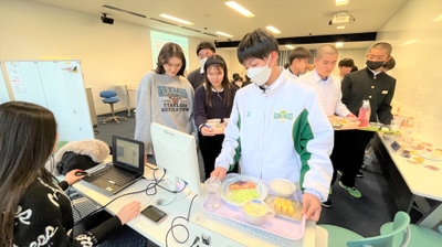 Cahuj0d4fnRssOLaBFWF.jpg?w=940&h=940