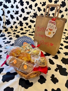 CamMA0c48qvBprLeRksV.jpg?w=940&h=940