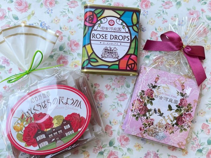 (左)ひとくちばらの花ようかん (中)ローズドロップス (右)ローズティー