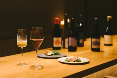 ナチュラルワインをおともに上質なディナータイム