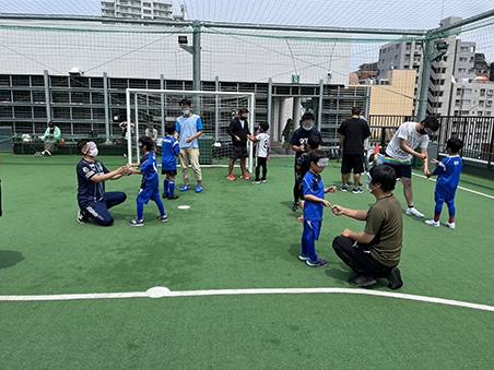 過去のブラインド体験会の様子(アビスパコート)