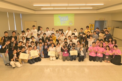 ChXwAIHhRxxNR3XUMSf9.jpg?w=940&h=940