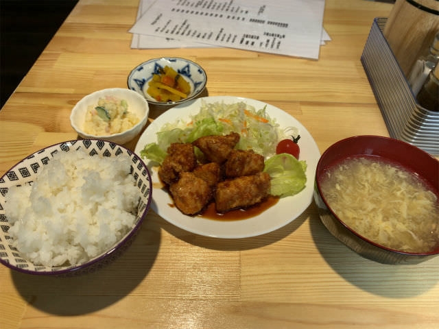 板橋区役所前駅徒歩4分『Cafe and dining LOCO TIME』はハワイをイメージしたお洒落な飲食店!駅近ドットコムで情報を公開中