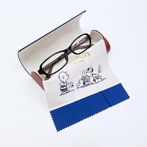 スヌーピーのメガネケース