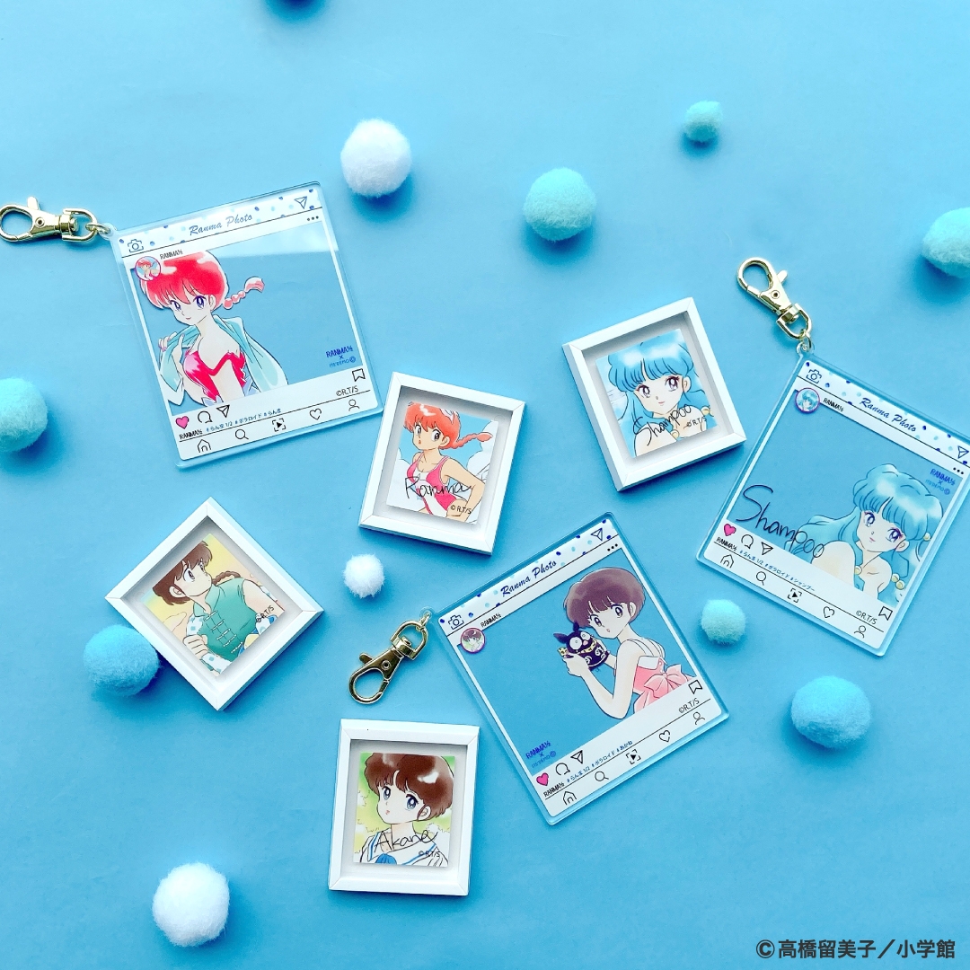 SNSキーホルダー ¥770/フレームマグネット ¥715 (ともに税込)