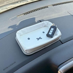 ミッフィーのシンプルなカー用品