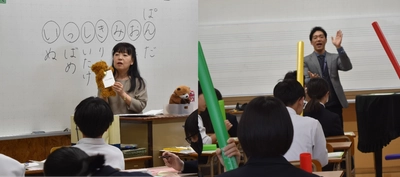 近畿大学九州短期大学が田川西中学校で出張講義を実施　さまざまな分野の学問を体験し、自己の将来について考える機会に