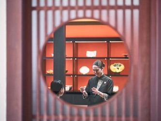 【界 加賀】日本初、温泉旅館に「金継ぎ工房」誕生～伝統的な金継ぎで大切な器を守ってまいります。～