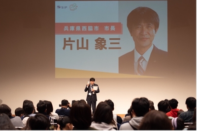 CzphsllaKawllOffnydw.jpg?w=940&h=940