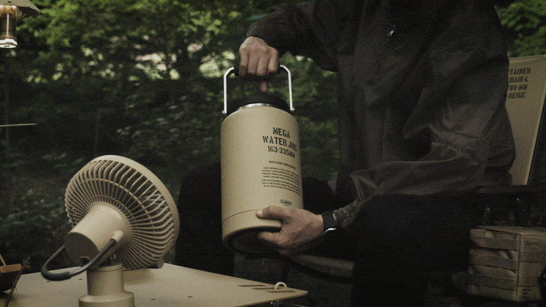 両手持ち仕様/好きな角度で止まるから注ぎやすい