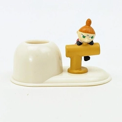 ムーミンの歯ブラシスタンドで歯磨きの時間ももっと楽しく。シンプルな洗面台もさりげなくかわいい雰囲気に大変身します。