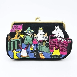 ムーミンのポーチは大人にこそ使ってほしい。華やかなで高級感もある畳刺繍がま口ポーチです。