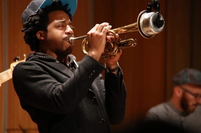 D8hOv16srKZ2Mjw3dMoe.jpg?w=940&h=940