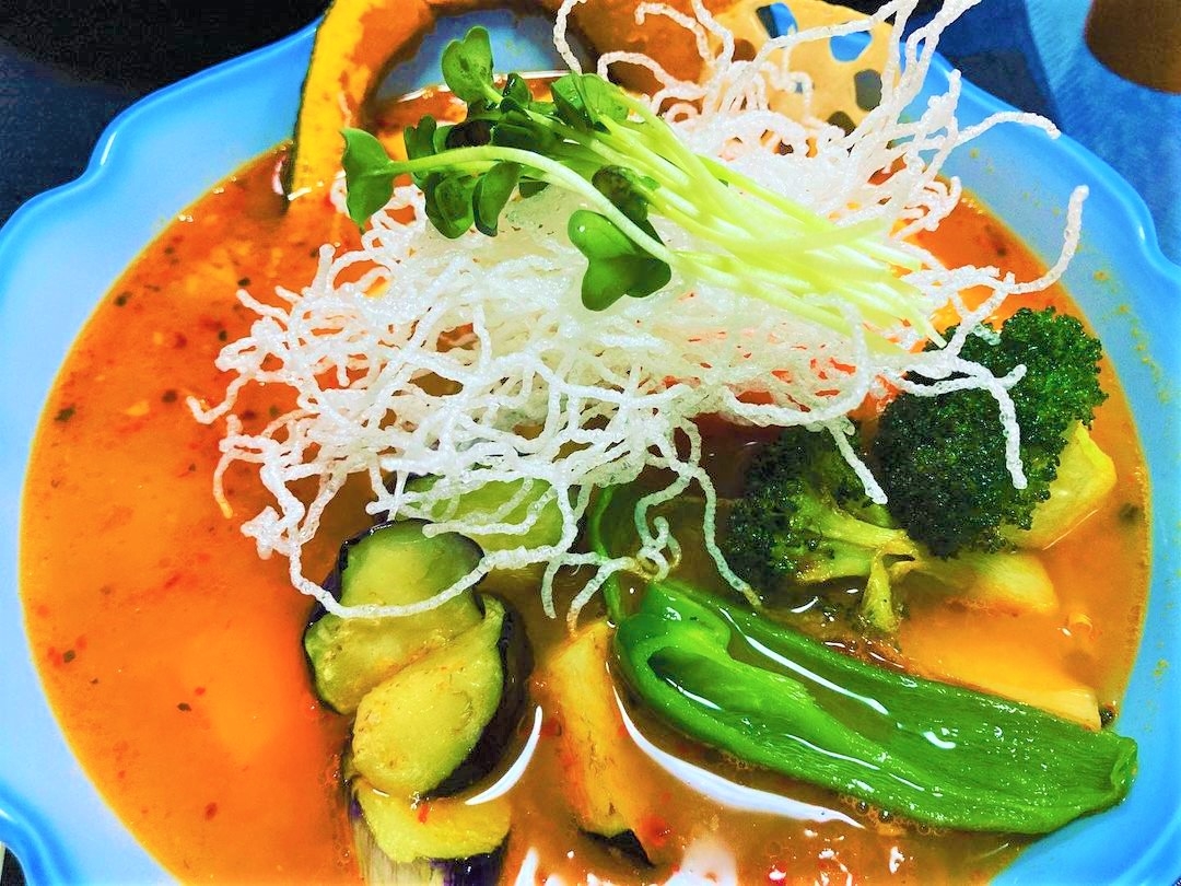 仙台スープカレー/角煮・チキン・12種類の野菜入り