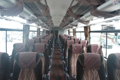 車内（4列独立シート）