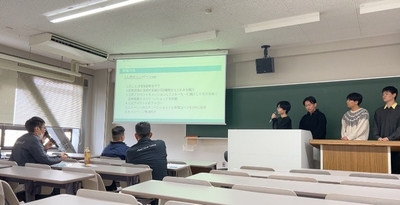 JA全農長野へプレゼンテーションを行う経営学部生の様子